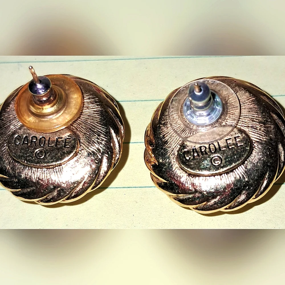 CAROLEE EARRINGS ROUND VGUC - Picture 8 of 8